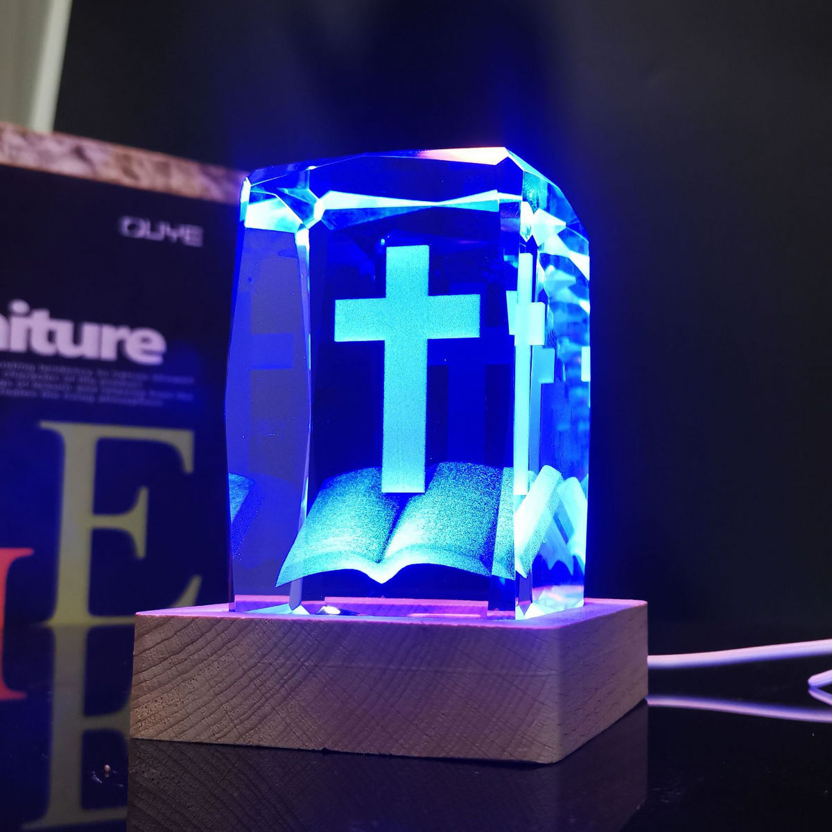 Cruz de Cristal Luminosa | Luz de Fe y Esperanza