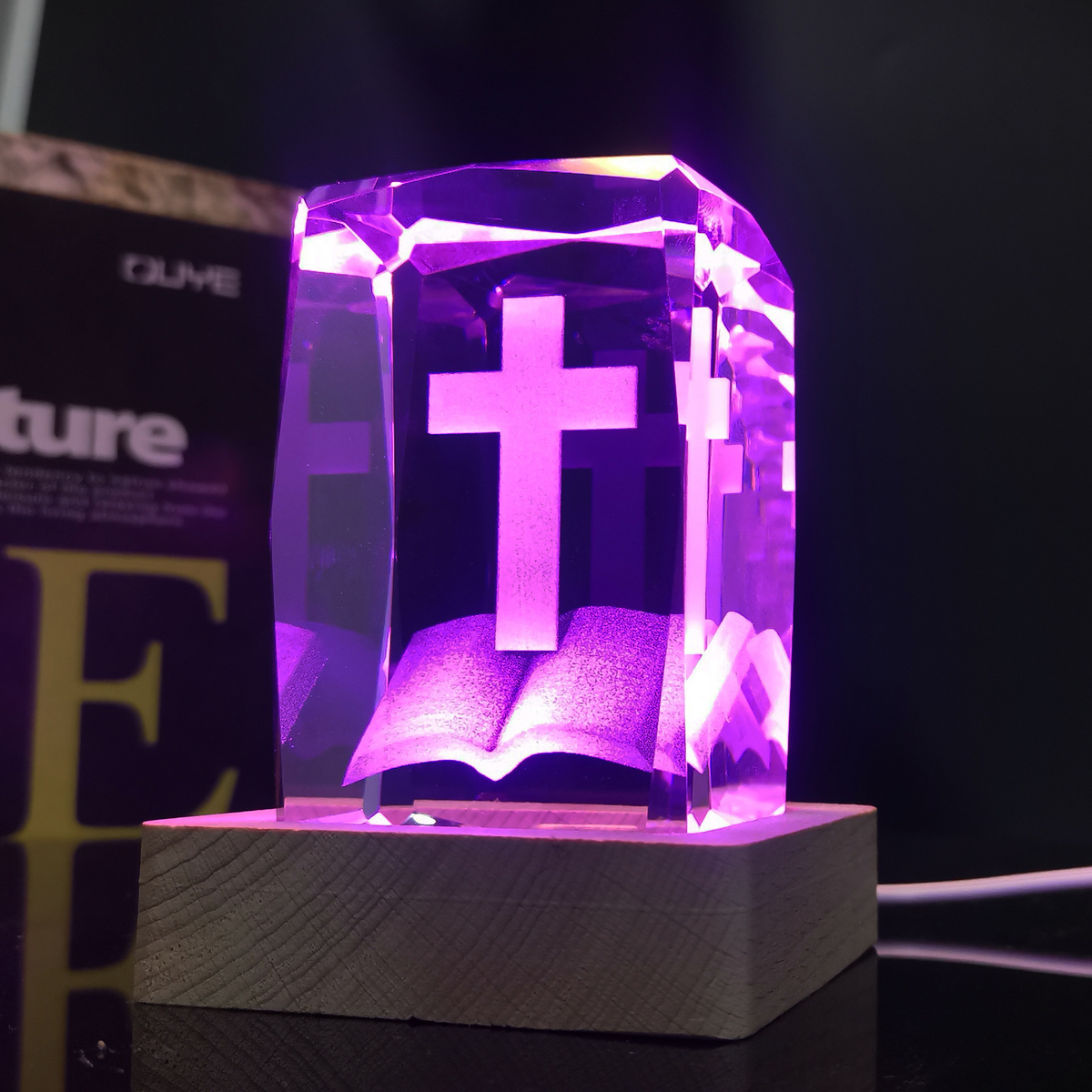 Cruz de Cristal Luminosa | Luz de Fe y Esperanza